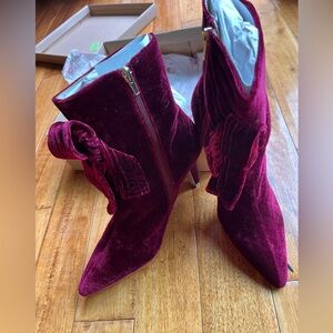 NWT Joyfolie Cadence Bootie Burgundy Velvet size 9